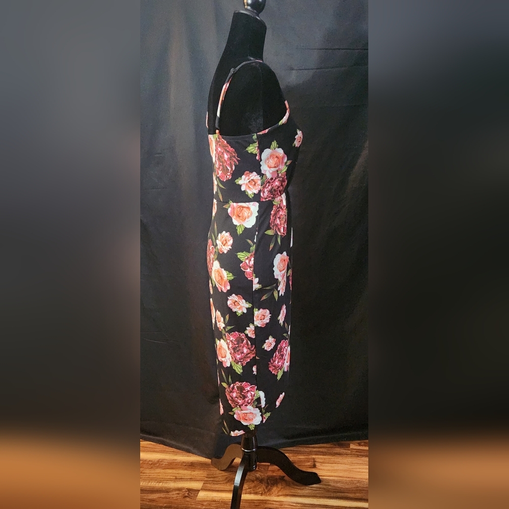 Full Circle Floral Surplice Midi Dress Size M - Picture 8 of 13